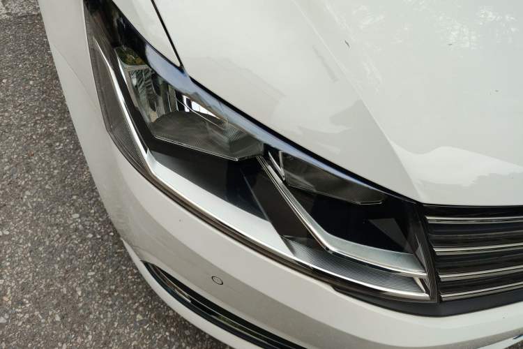 Used Volkswagen Lavida 2015 1.6L Manual Comfort Edition