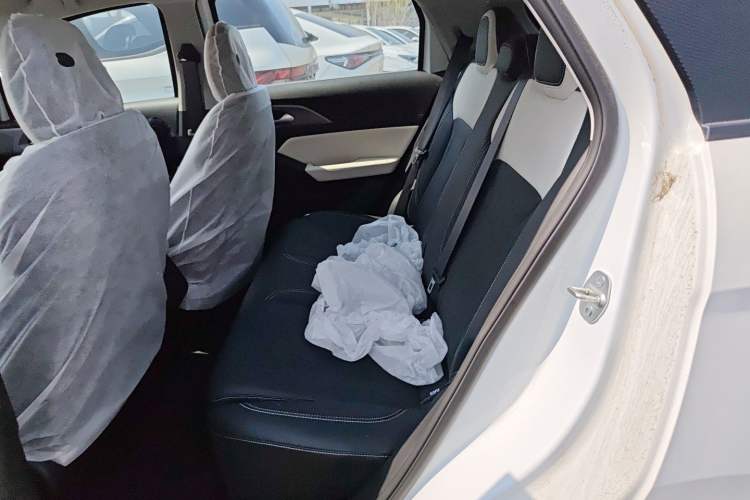 Used Geometry E Firefly 2024 401 km Fluorescent Interior 4