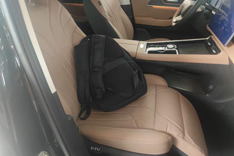 Used Chery Tiggo 8 L 2024 2.0T Two-Wheel Drive Prestige Version 5 Seats