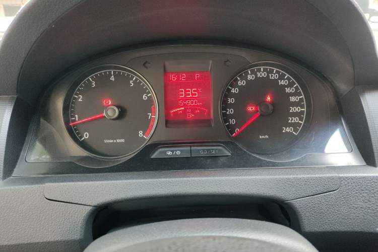 Used Volkswagen Santana 2013 1.6L Automatic Fashion Edition