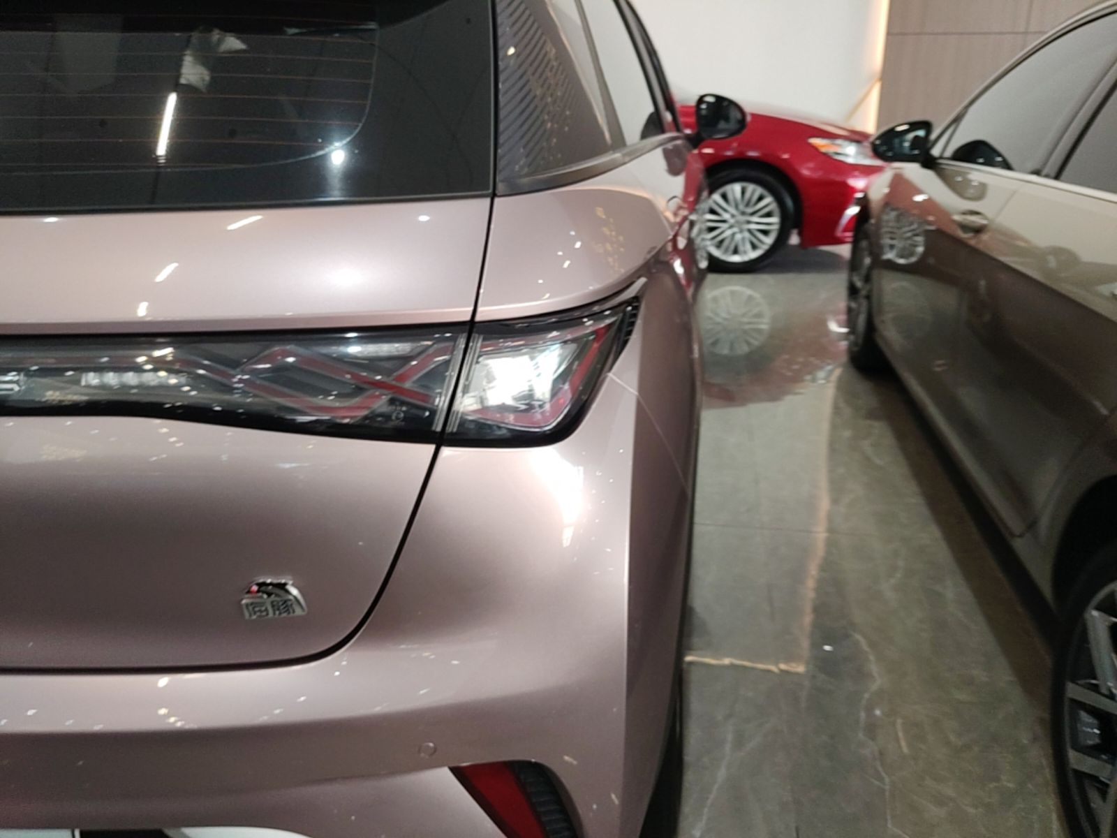 BYD Dolphin 2021 405 km Fashion Edition — снимка 9
