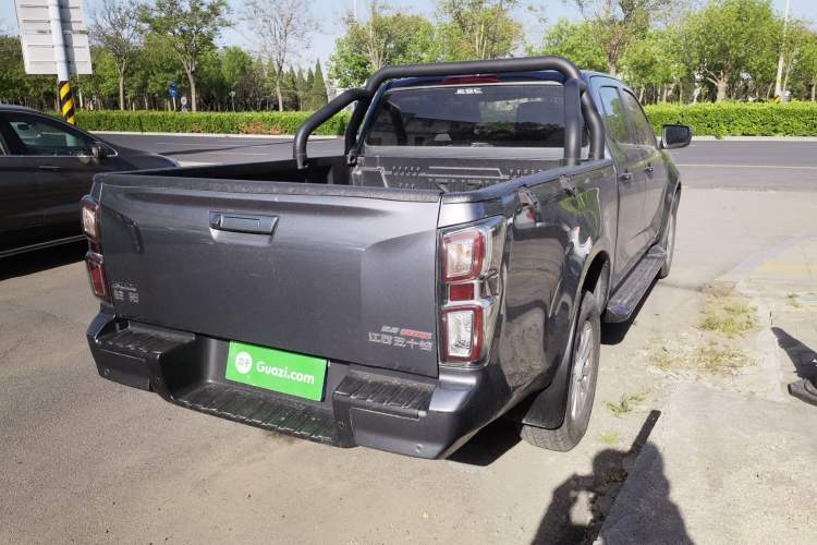 Used Isuzu D-MAX 2023 2.5T Automatic Two-Wheel Drive Diesel Navigation Edition Long Wheelbase