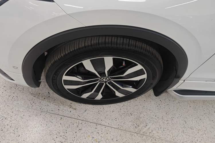 Used Volkswagen Tiguan L 2024 330TSI Automatic Two-Wheel Drive R-Line Enhanced Edition