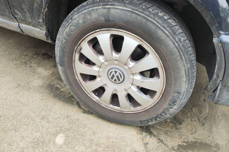 Used Volkswagen Santana Classic 2007 1.8L Jingchang Model Right Front Wheel Hub