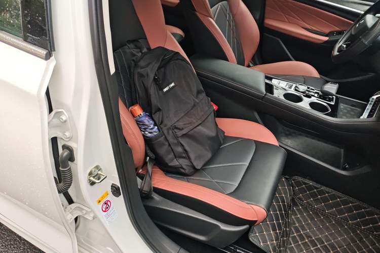 Used CHANGAN Eado 2023 Changan Edition PLUS Blue Whale NE 1.4T GDI DCT Prestige Version
