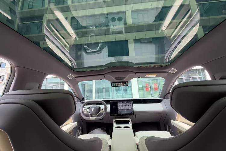 Used Avatr 06 2025 Pro Range-Extended Edition Headliner