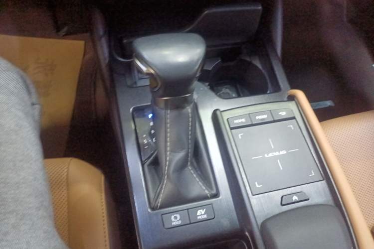 Used Lexus ES 2020 300h Premier Edition
