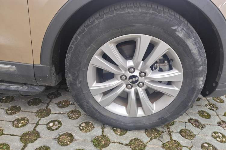 Used Lincoln MKX 2015 2.0T Two-Wheel Drive Deluxe Edition
