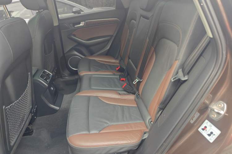 Used Audi Q5 2017 Plus 40 TFSI Comfort Model
