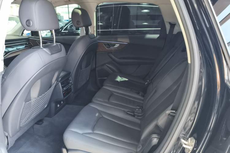 Used Audi Q7 2022 55 TFSI quattro S line Sport model