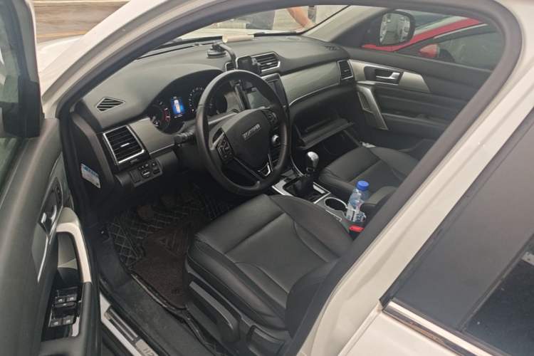 Used Haval H2 2017 Red-Label 1.5T Manual Two-Wheel Drive Luxury Model
