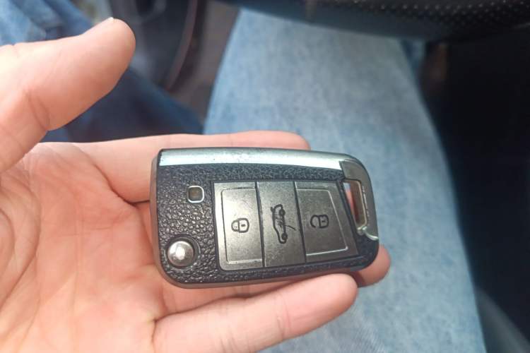 Used Volkswagen Tiguan L 2018 330TSI Automatic Two-Wheel Drive Luxury Edition Vehicle Key