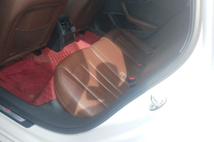 Used Audi A4L 2019 40 TFSI Fashion Version China V Left Rear Seat