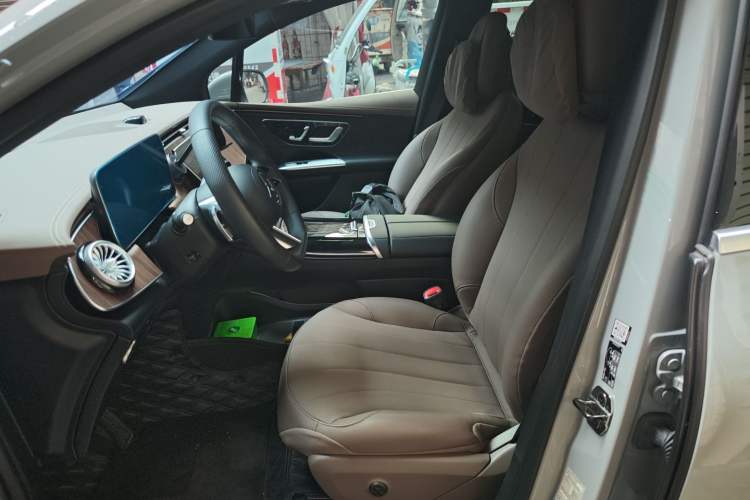 Used Mercedes-Benz EQE SUV 2023 350 4MATIC Pioneer Edition Left Front Seat