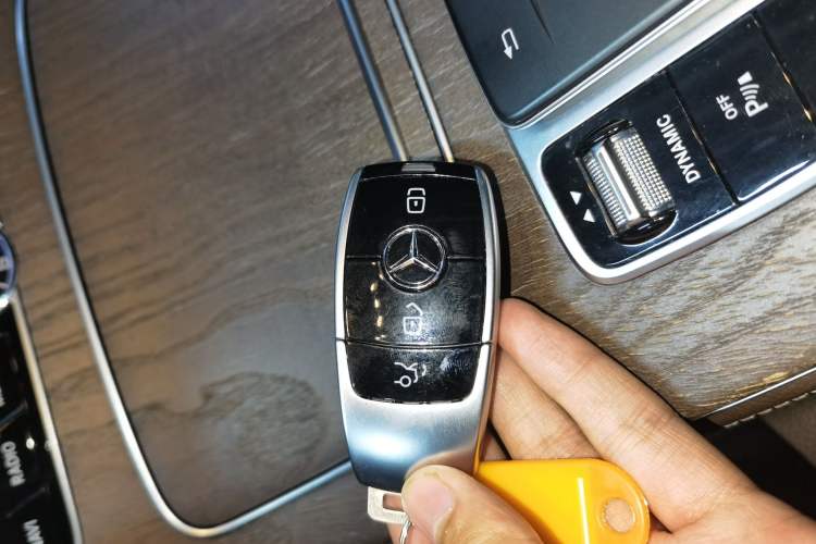 Used Mercedes-Benz E-Class 2020 Facelift E 300 L Stylish Edition Vehicle Key