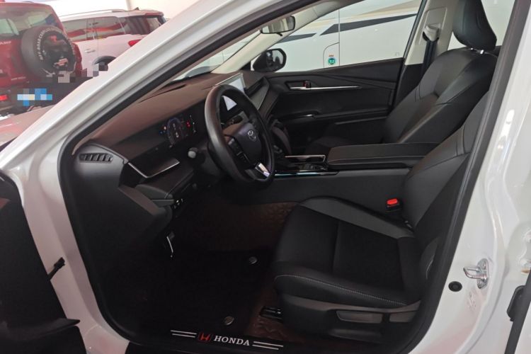 Used Toyota Camry 2026 Model Dual-Engine 2.0HE Elite Edition
