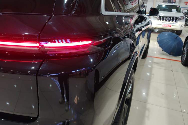 Used Li Auto L8 2023 Pro Model
