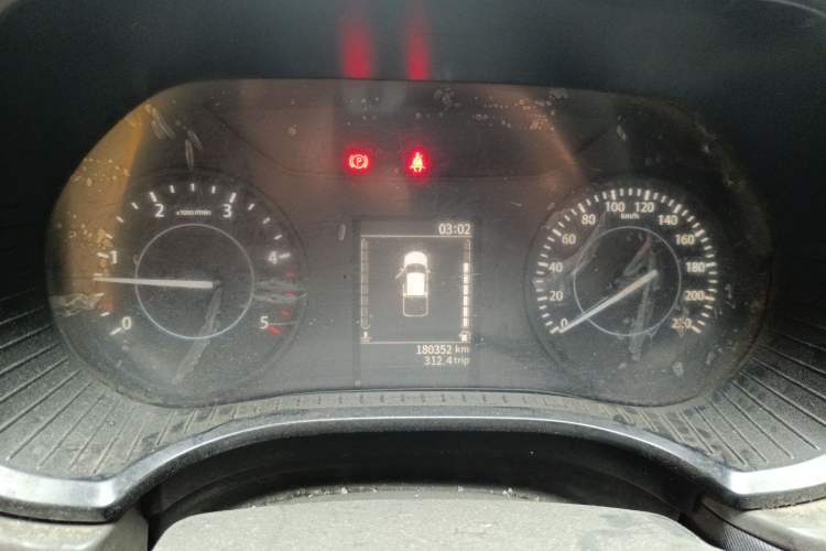 Used JMC Baodian 2020 2.5T Diesel Two-Wheel Drive Comfort Edition Standard Wheelbase JX4D25A6L Instrument Cluster