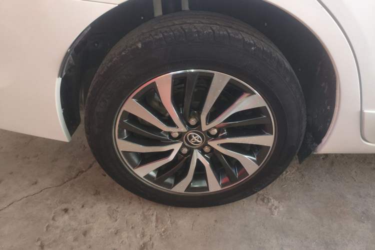 Used Toyota Corolla 2016 Dual-Engine 1.8L E-CVT Elite Edition