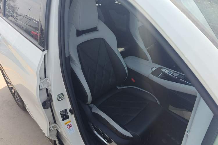 Used CHANGAN CS75 PLUS 2023 3rd Generation 1.5T Automatic Prestige Model
