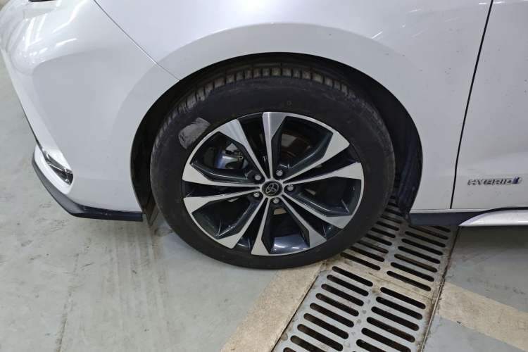 Used Toyota Granvia 2023 2.5L Hybrid Prestige PLUS Edition
