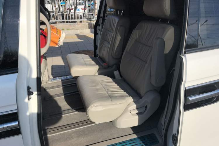 Used Honda Elysion 2015 2.4L VTi-S Prestige Edition Left Rear Seat