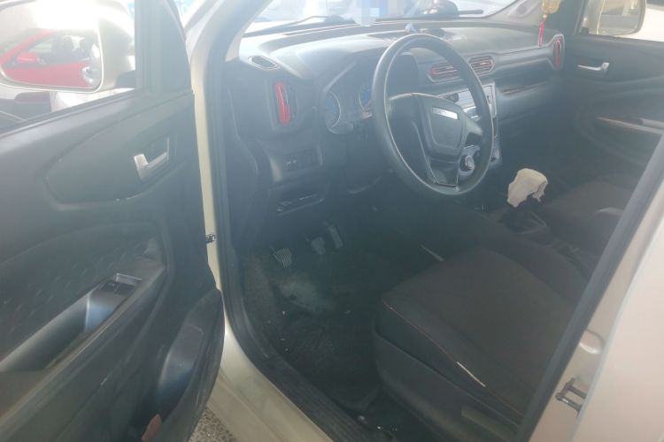 Used Dongfeng Fengon 380 2022 1.5L Luxury Edition Passenger Vehicle 5 Seats