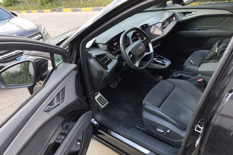 Used Audi Q5 e-tron 2022 40 e-tron Starlight Edition Mech Kit
