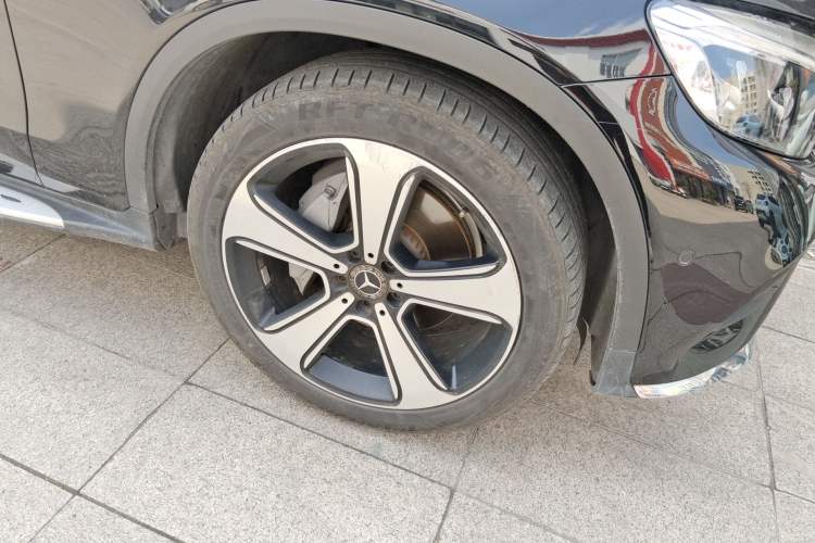 Used Mercedes-Benz GLC 2019 Refreshed GLC 300 L 4MATIC Dynamic Edition
