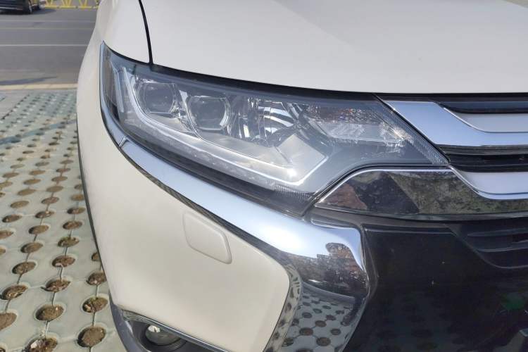 Used Mitsubishi Outlander 2016 2.4L 4x4 Elite Edition 5 Seats