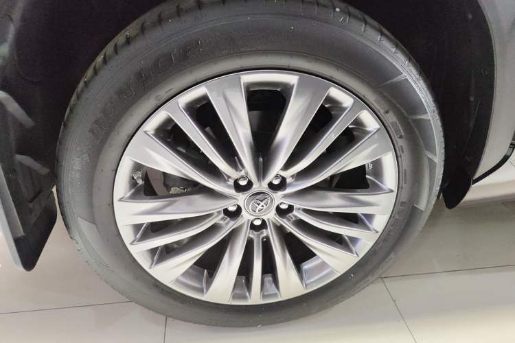 Used Toyota Highlander 2023 2.5L Smart Electric Hybrid Dual-Motor All-Wheel-Drive Luxury 7-Seater