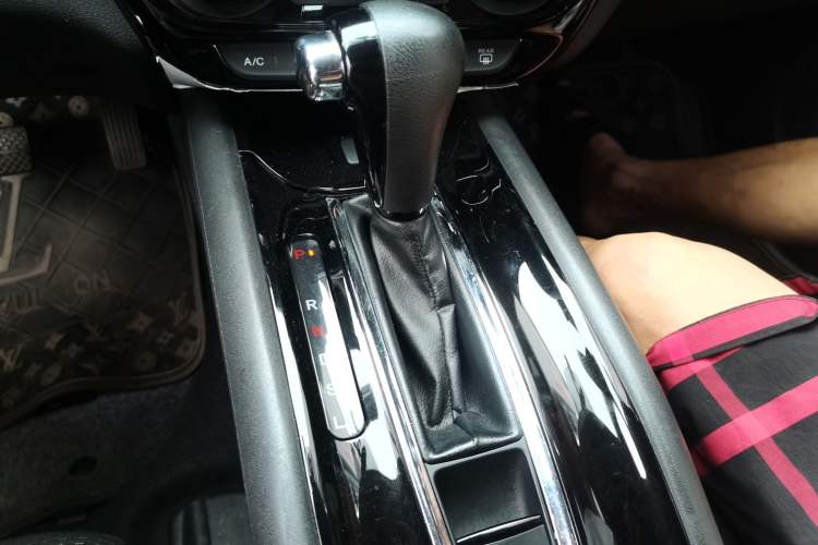 Used Honda Vezel 2015 1.8L CVT 2WD Elite Model