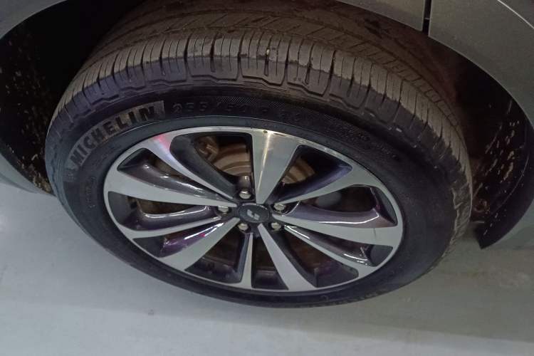 Used Li Auto ONE 2020 Extended-Range 6-Seater Version Exterior 5