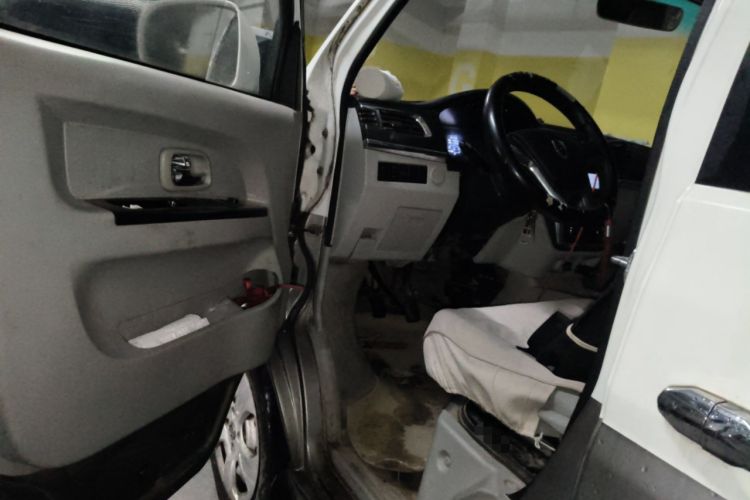 Used Jinbei New Hiace X30L 2016 1.5L Wealth Edition DLCG14 Driver Seat