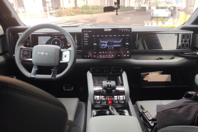 Used Formula Leopard 5 2023 Navigator Edition
