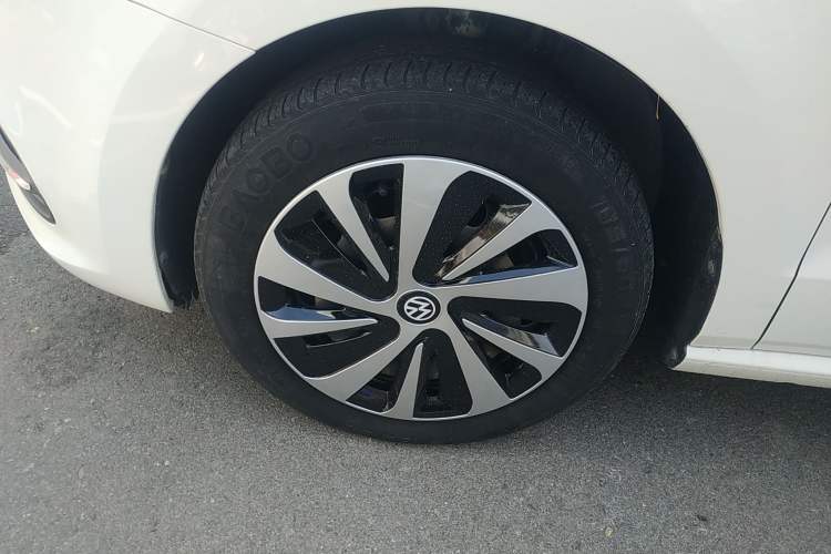 Used Volkswagen Polo 2016 1.6L Automatic Comfort Model
