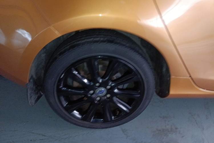 Used Volvo V40 2014 2.0T Zhiya Edition
