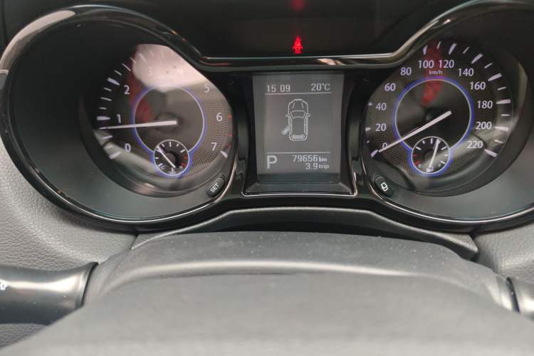 Used JMC Yusheng S350 2016 2.0T Automatic Two-Wheel Drive Gasoline Luxury Edition 5 Seats
