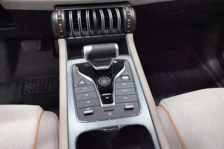 Used BYD Yuan PLUS 2024 Honor Edition 430KM Beyond Model Gear Lever