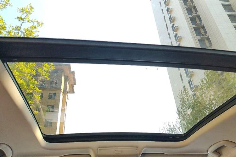 Used Volkswagen Tiguan L 2017 330TSI Automatic Two-Wheel Drive Luxury Edition Headliner