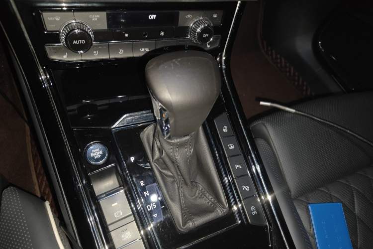 Used Volkswagen Phideon 2019 380TSI Two-Wheel Drive Flagship Version China VI Standard
