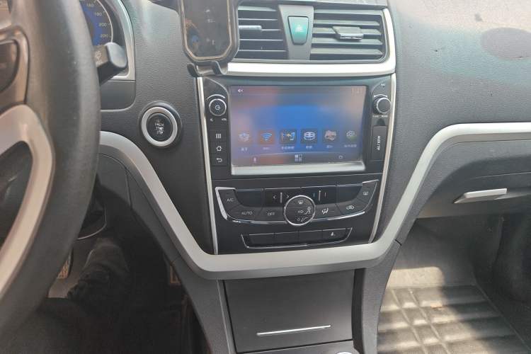 Used Geely Auto Emgrand 2014 Hatchback 1.5L Manual Elite Model