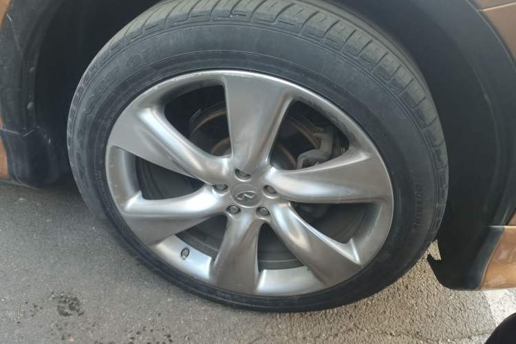 Used Infiniti QX70 2013 3.7L Standard Edition
