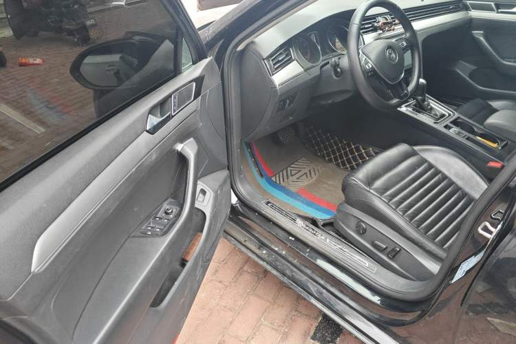 Used Volkswagen Magotan 2017 330TSI DSG Leading Model
