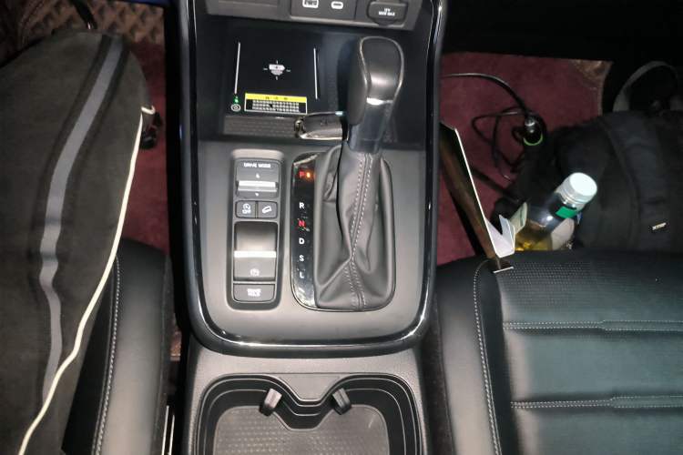 Used Honda CR-V 2023 240TURBO Two-Wheel-Drive Luxury Version 5 Seats Gear Lever