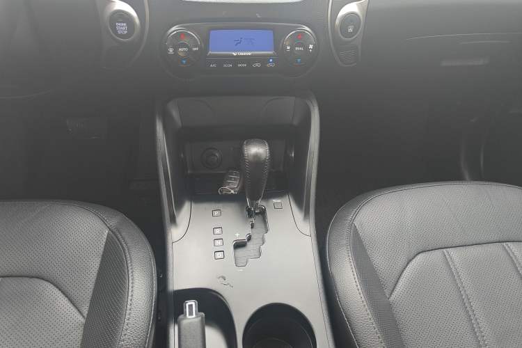 Used Hyundai ix35 2015 2.0L Automatic 2WD Smart Type China IV