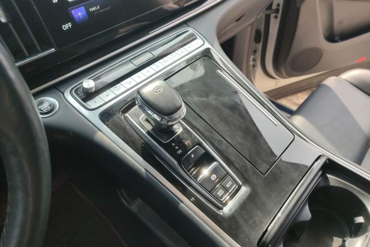 Used GAC Trumpchi M8 2023 Lingxiu Series 390T Ultimate Edition Gear Lever