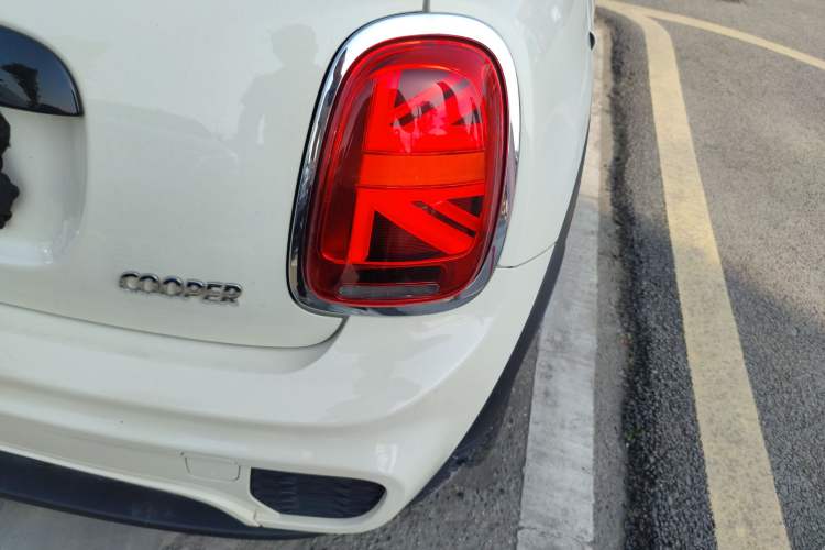 Used MINI 2019 1.5T COOPER Racing Driver
