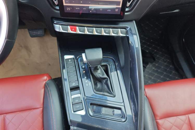 Used FORTHING T5 2018 300T DCT Smart Version