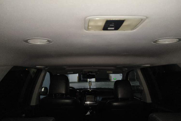 Used Kia Borrego 2008 3.8L Luxury Edition China IV